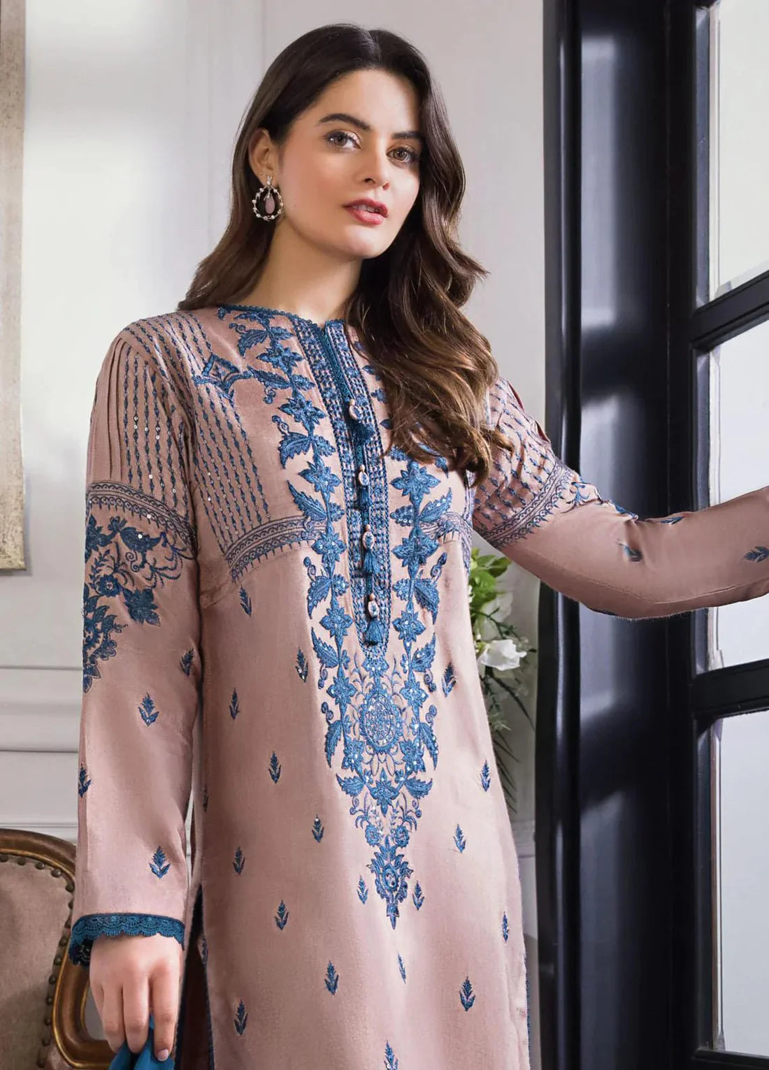 Asim Jofa Lawn-3PC Embroidered With Chiffon Dupatta